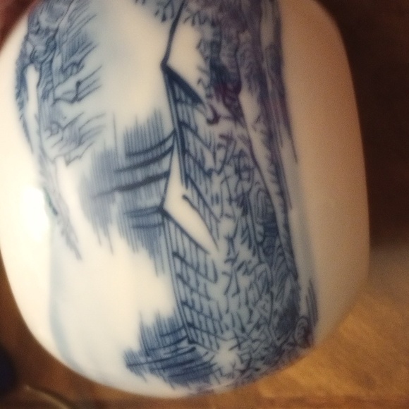 Vintage Asian Porcelain Lidded Pot - Picture 6 of 9